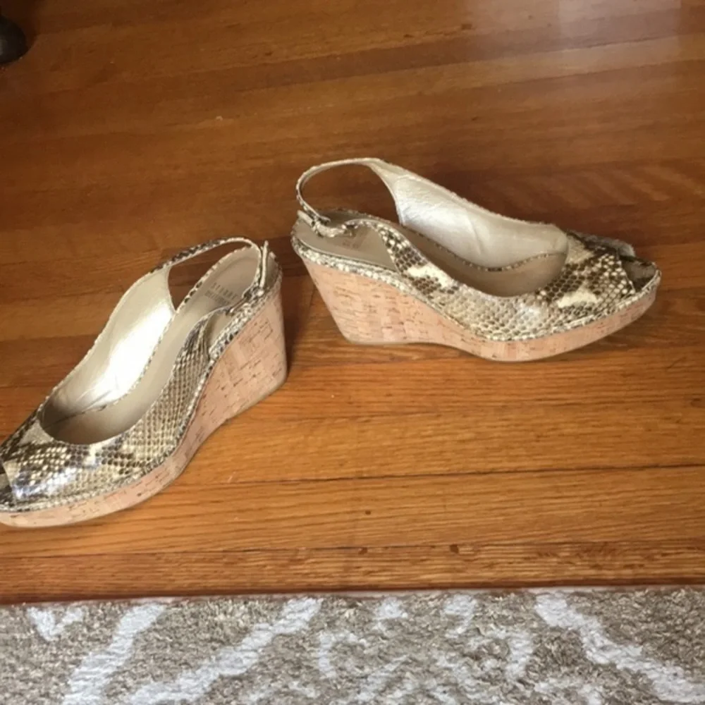 Stuart Weitzman Women's Jean‎ Pump
